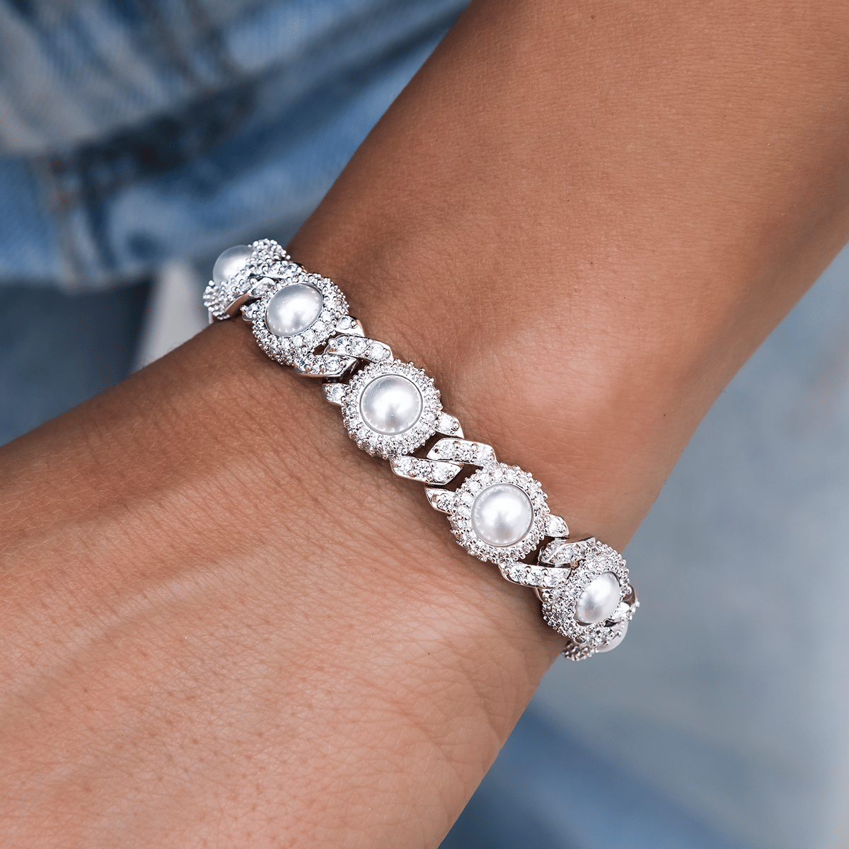 GLD PROMO - WOMEN 10 mm Iced Halo Cuban Bracelet with Pearls in White Gold