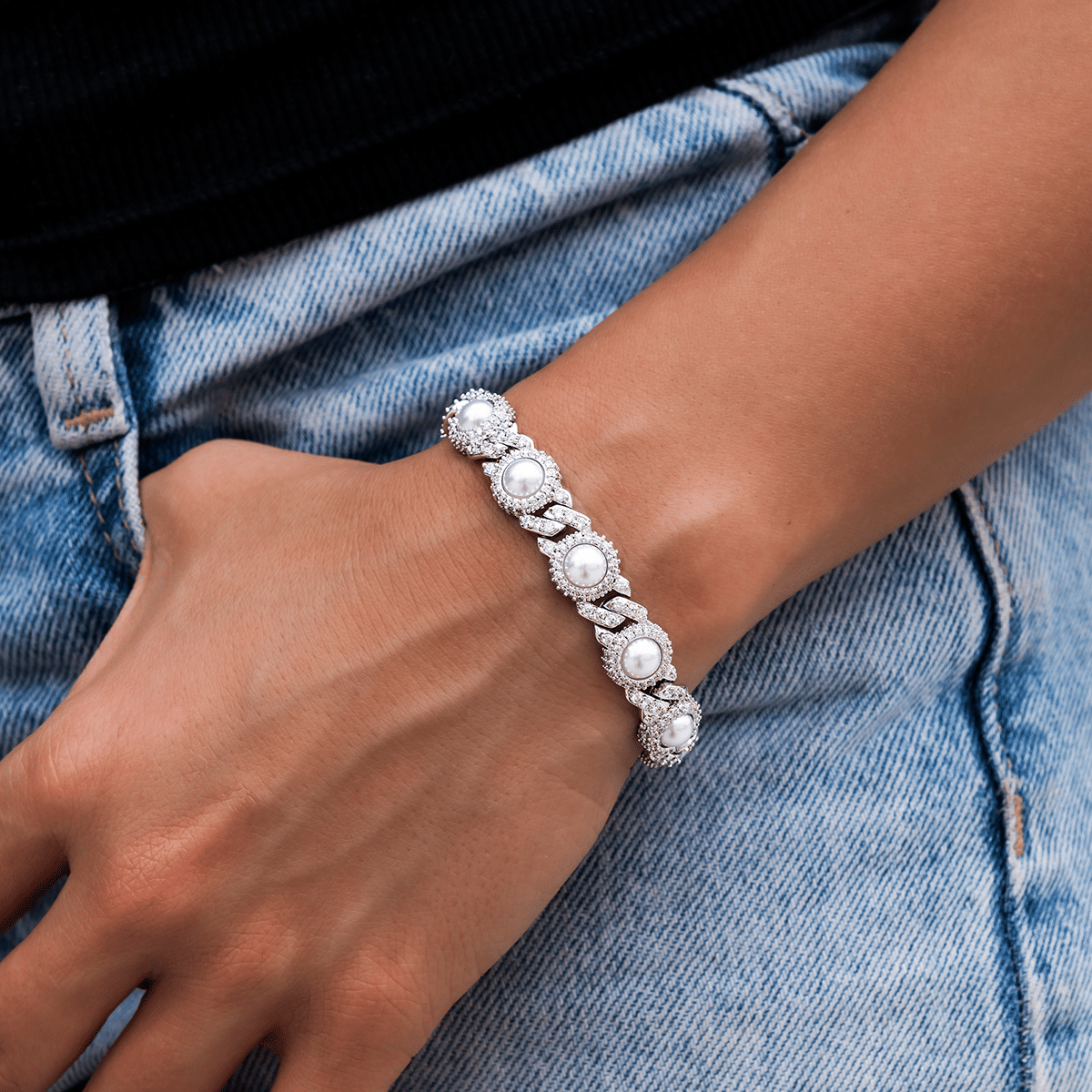 GLD PROMO - WOMEN 10 mm Iced Halo Cuban Bracelet with Pearls in White Gold