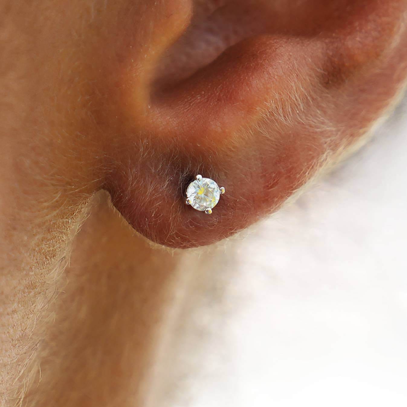 GLD Women Round Cut Stud Earring in White Gold - 3 mm