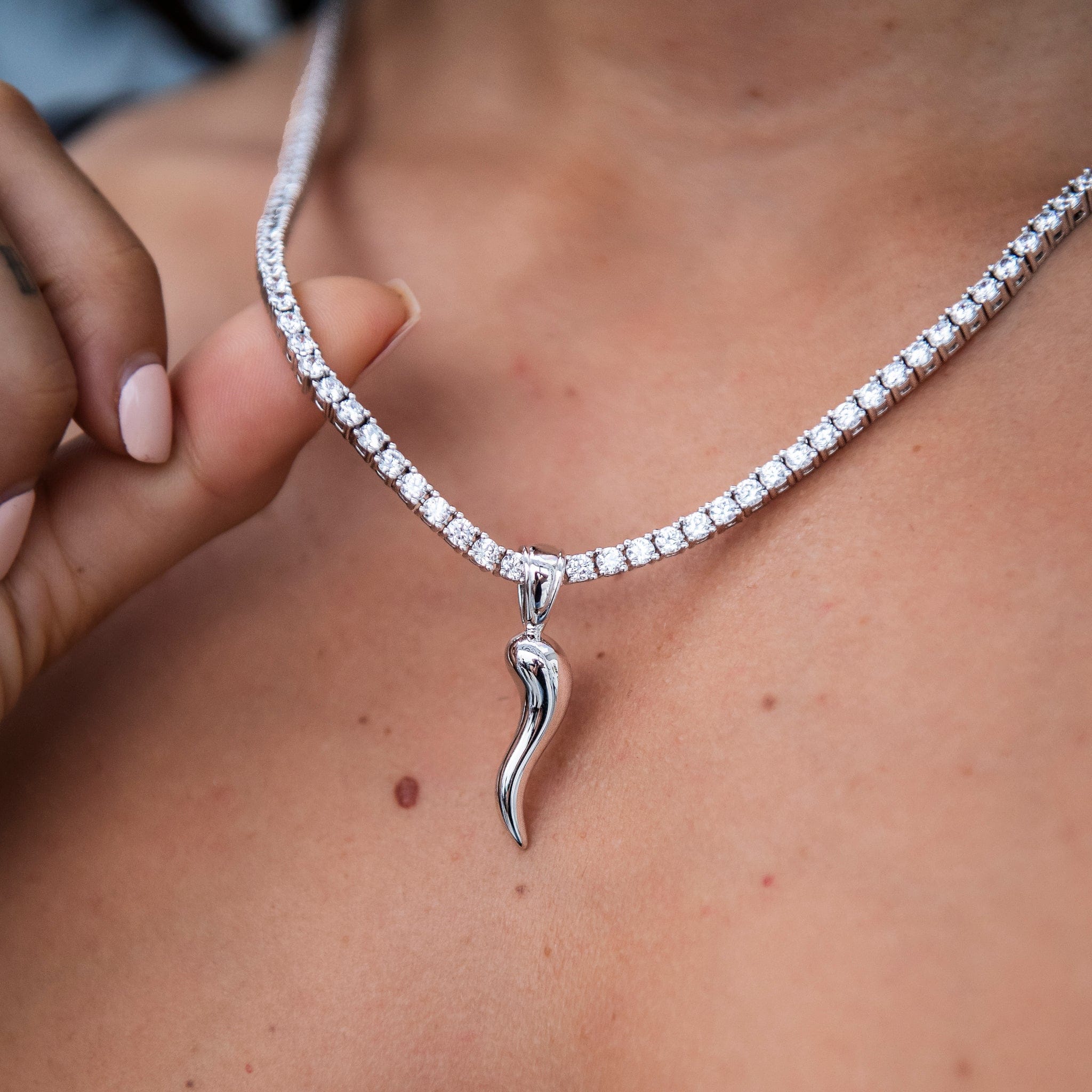 GLD Women Italian Horn Pendant in White Gold