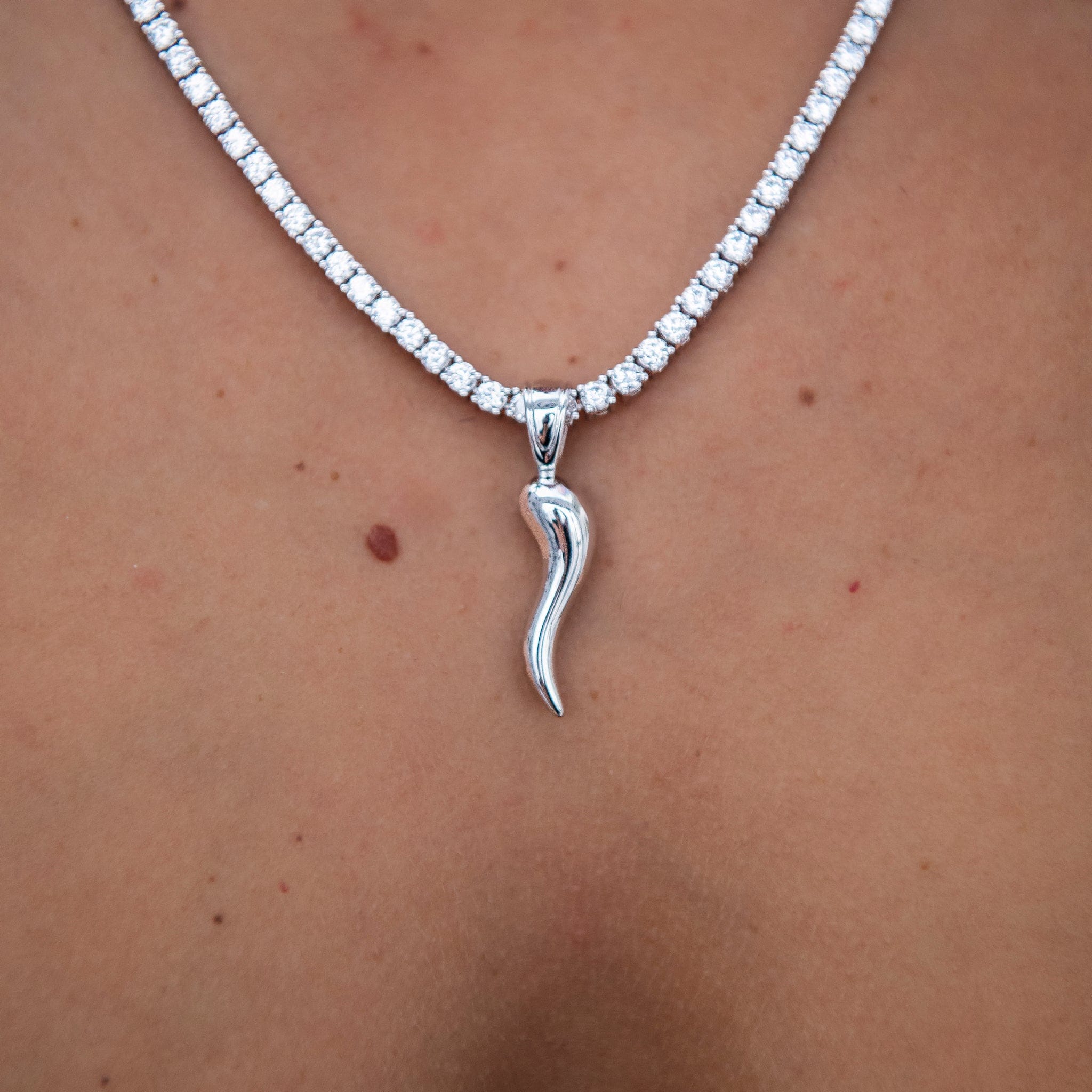 GLD Women Italian Horn Pendant in White Gold