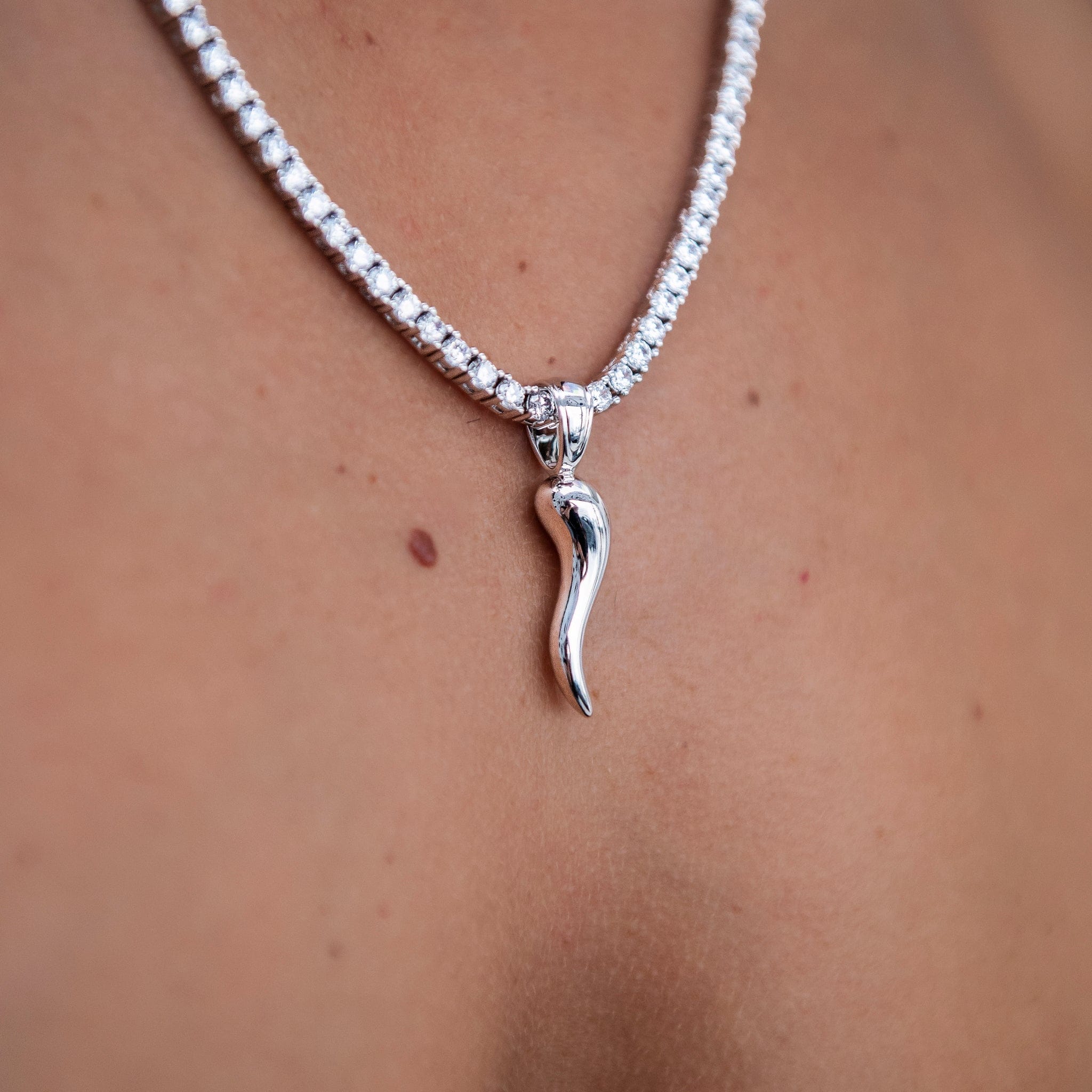GLD Women Italian Horn Pendant in White Gold