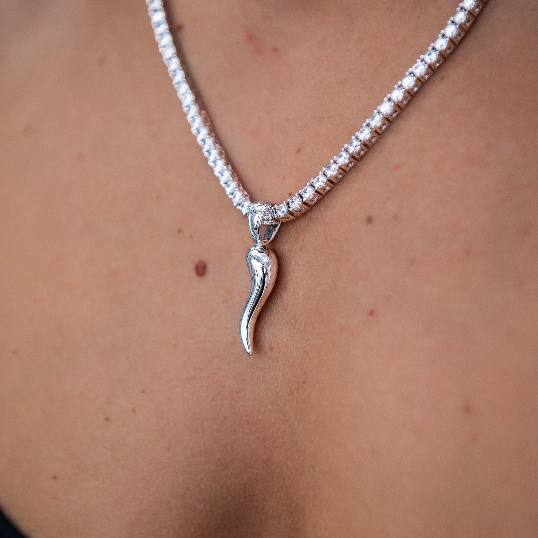 GLD Women Italian Horn Pendant in White Gold