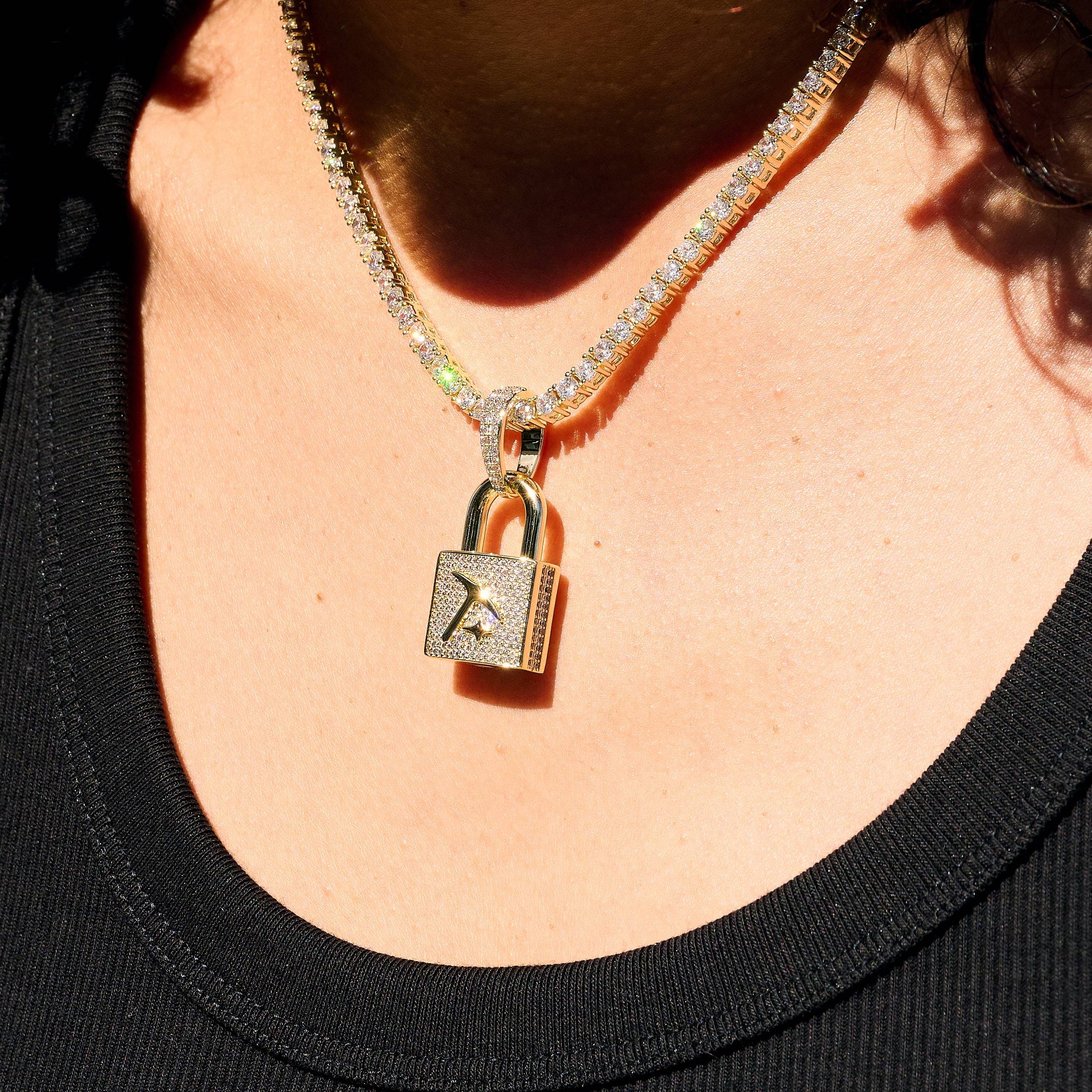 GLD Women Lock and Key Set Pendant in Yellow Gold