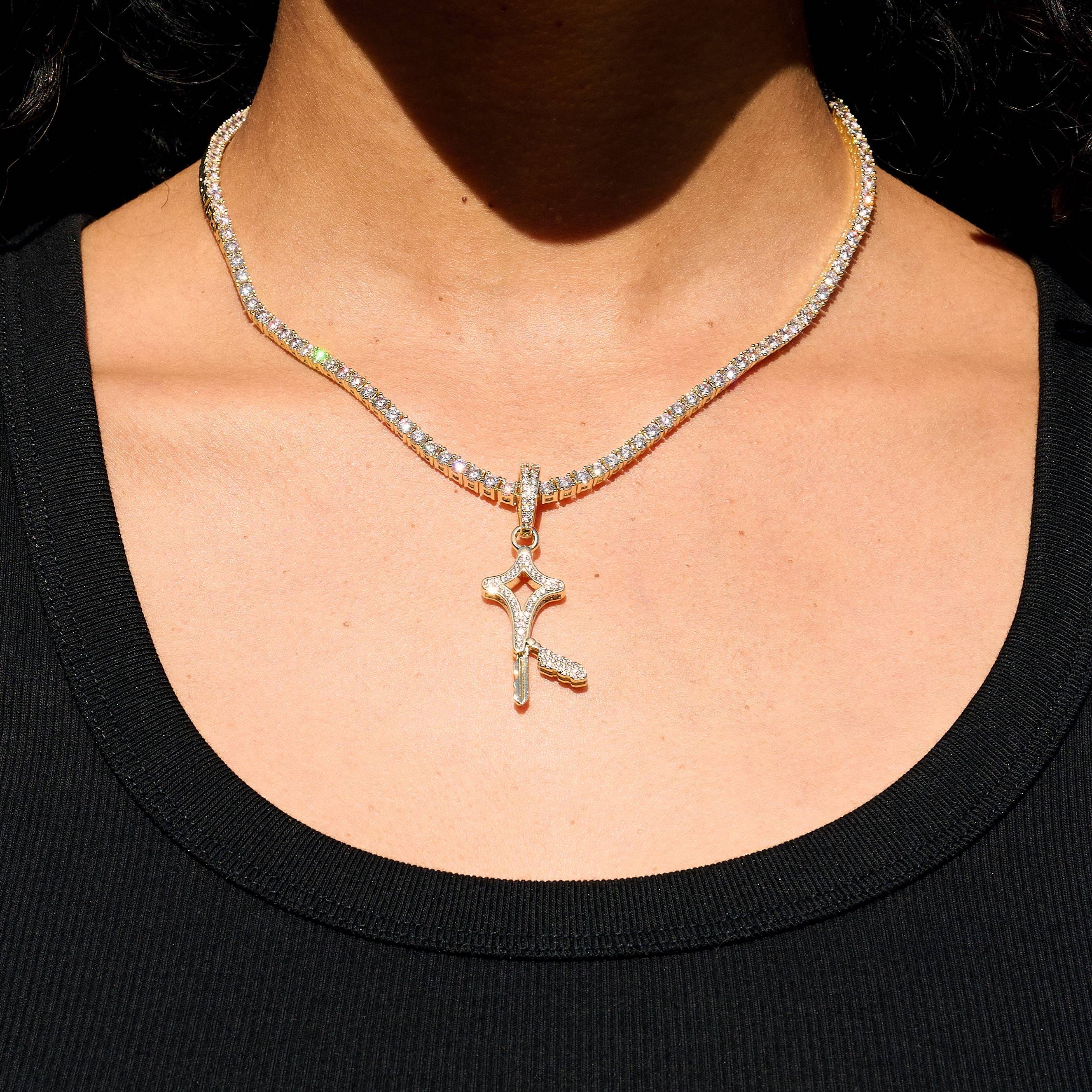 GLD Women Lock and Key Set Pendant in Yellow Gold
