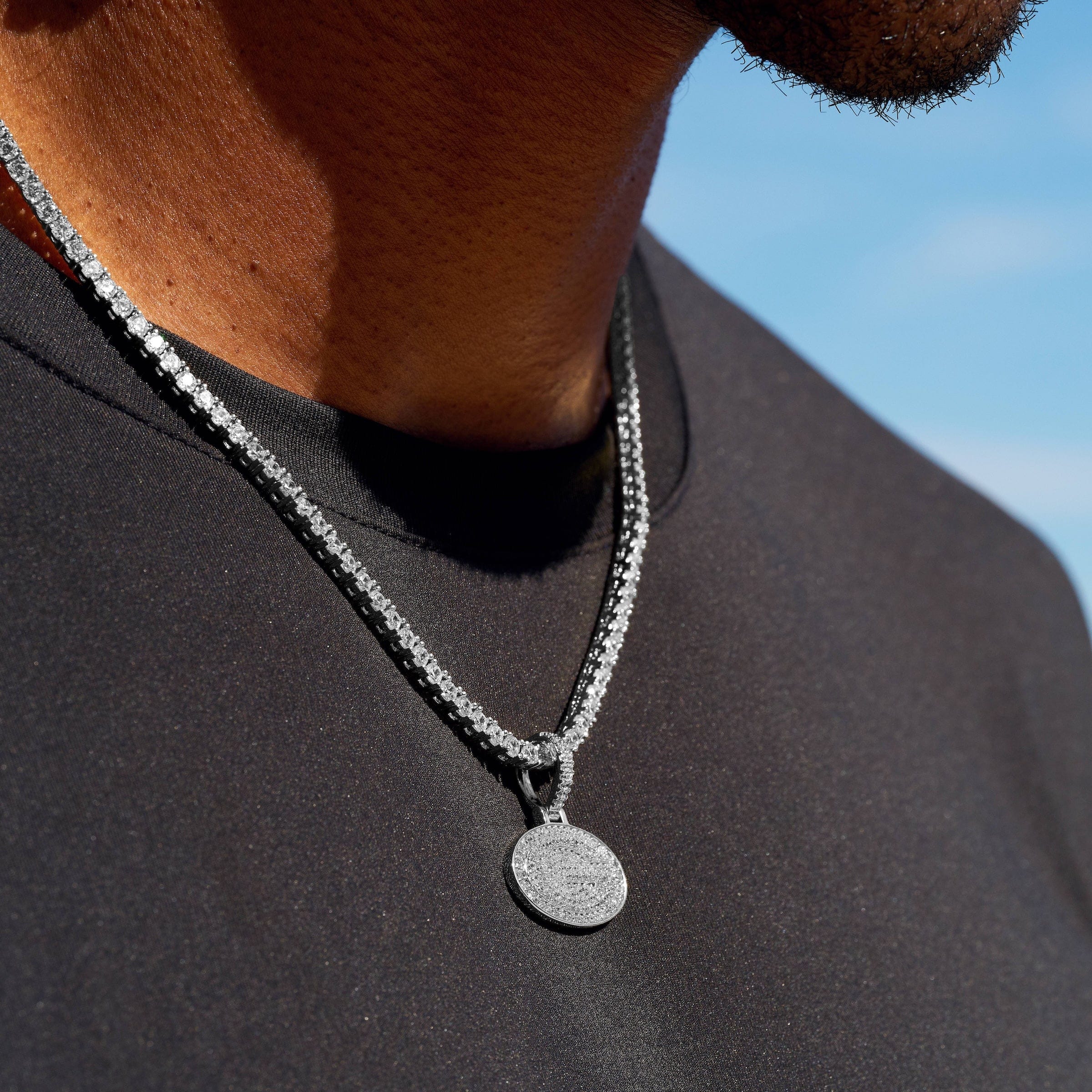 GLD Men Green Bay Packers Official NFL Micro Logo Pendant in White Gold