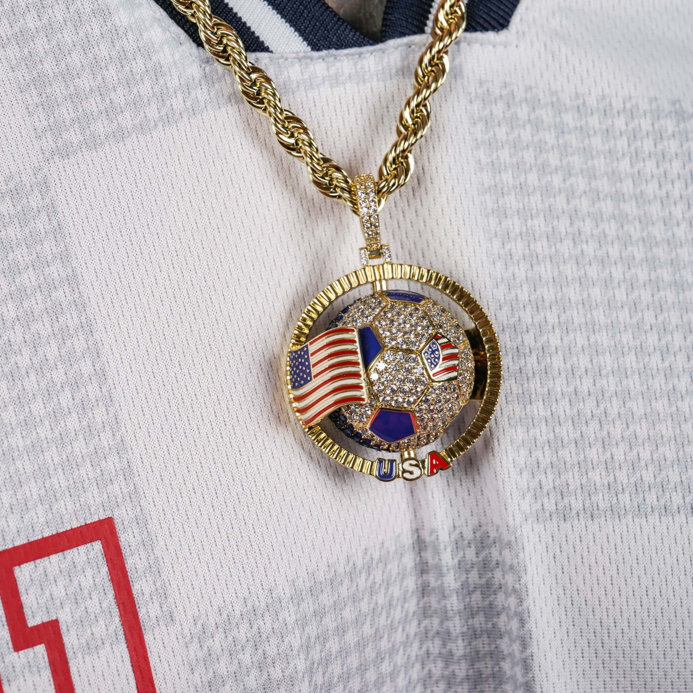 GLD Men Diamond USA Spinning Globe Flag Pendant in Yellow Gold