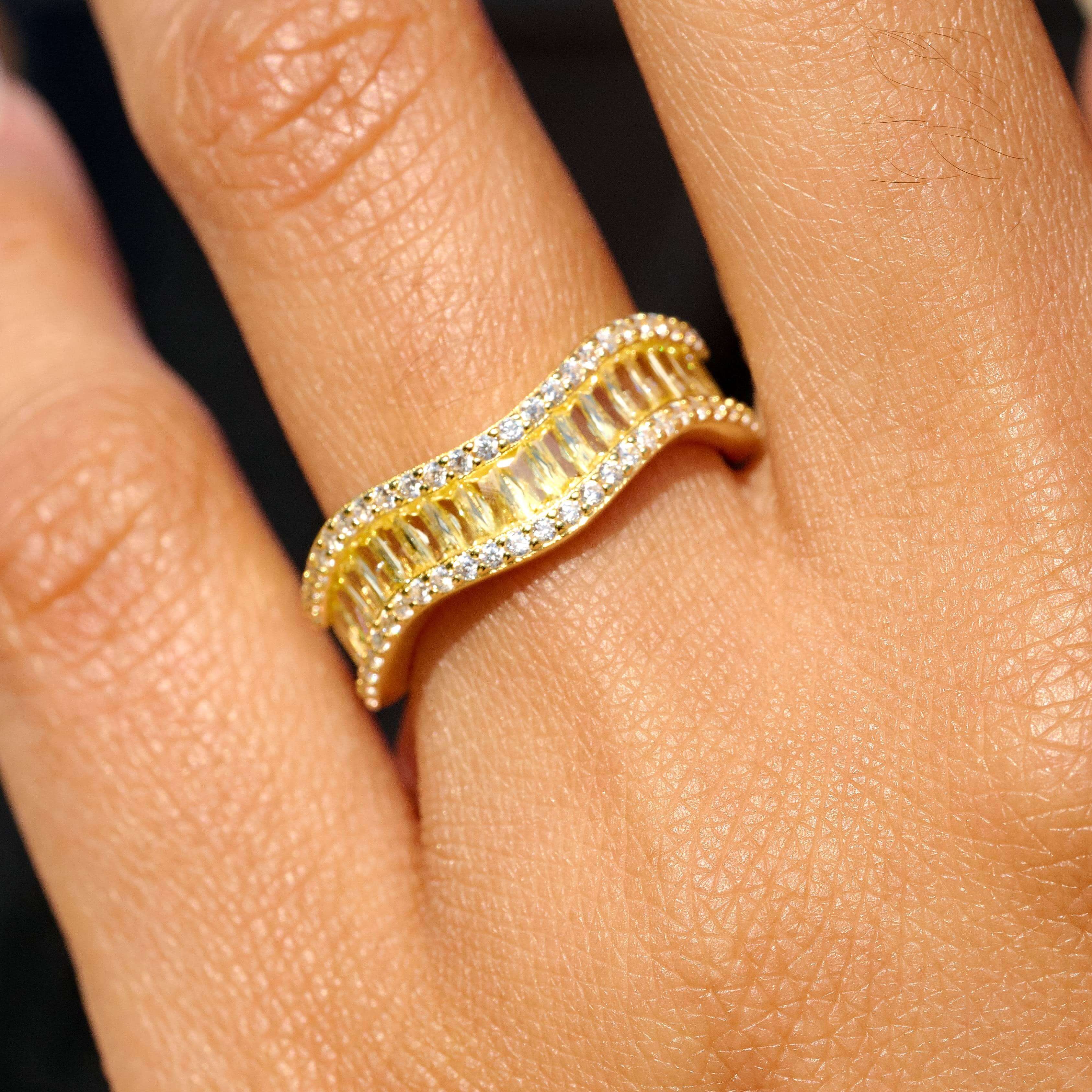 GLD Women Iced Curve Ring in Yellow Gold Vermeil