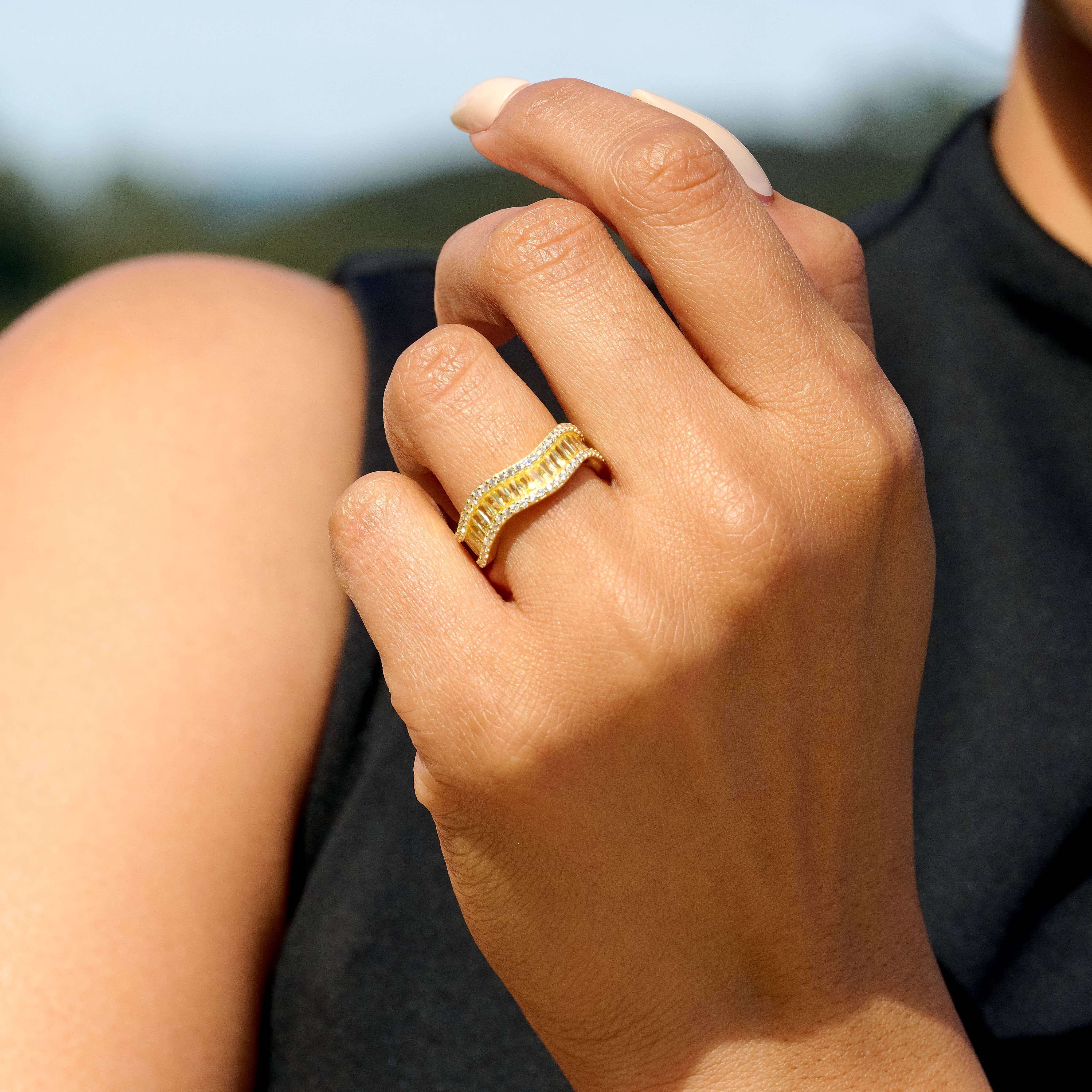 GLD Women Iced Curve Ring in Yellow Gold Vermeil