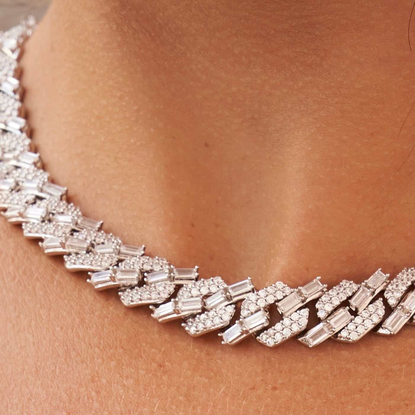 GLD PROMO - WOMEN 12 mm Mixed Stone Diamond Cuban Necklace - White Gold