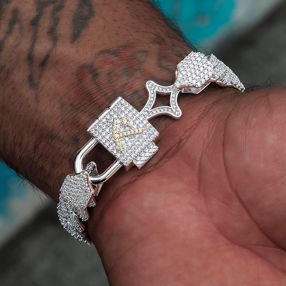 GLD PROMO Lock & Key Diamond Prong Cuban Bracelet in White Gold - 12 mm