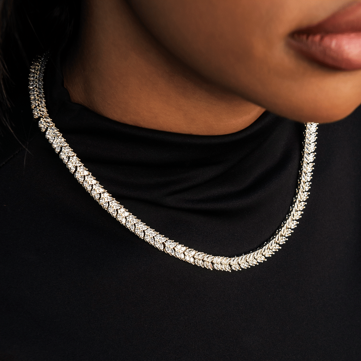 GLD PROMO - WOMEN Iced Herringbone Necklace in Yellow Gold - 7 mm