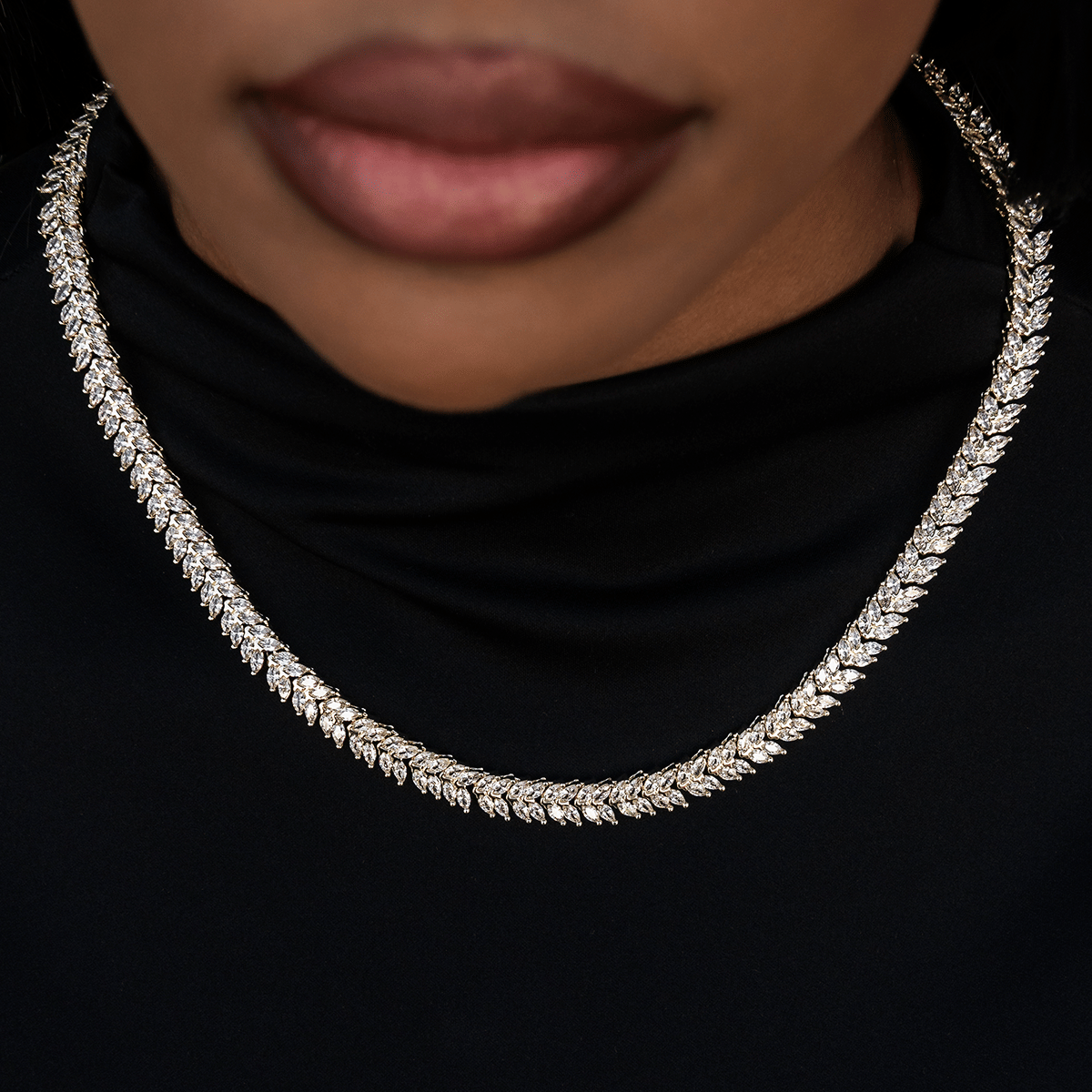 GLD PROMO - WOMEN Iced Herringbone Necklace in Yellow Gold - 7 mm