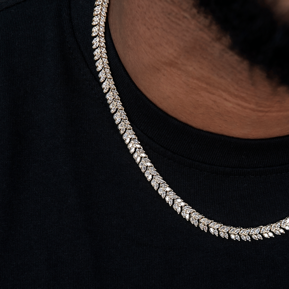 GLD PROMO Iced Herringbone Chain in Yellow Gold - 7 mm