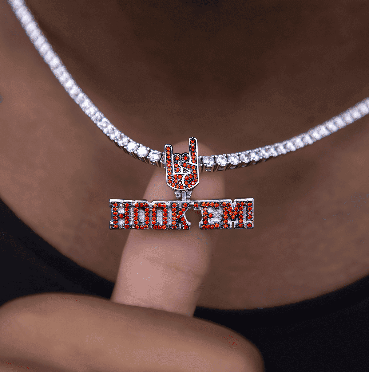 GLD PROMO Texas Longhorns Official NCAA “Hook Em! Pendant