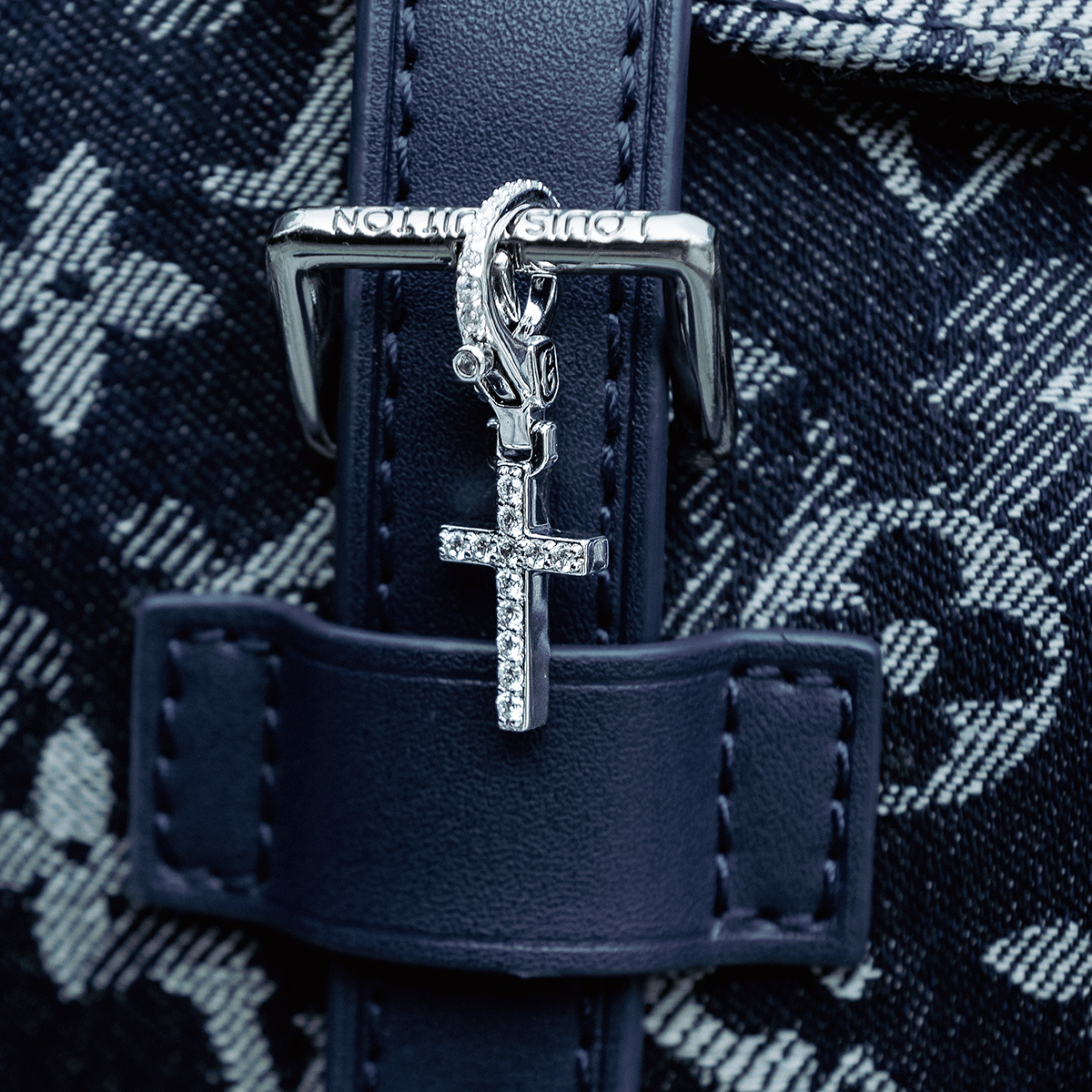GLD PROMO Iced Micro Cross Clip On Pendant in White Gold