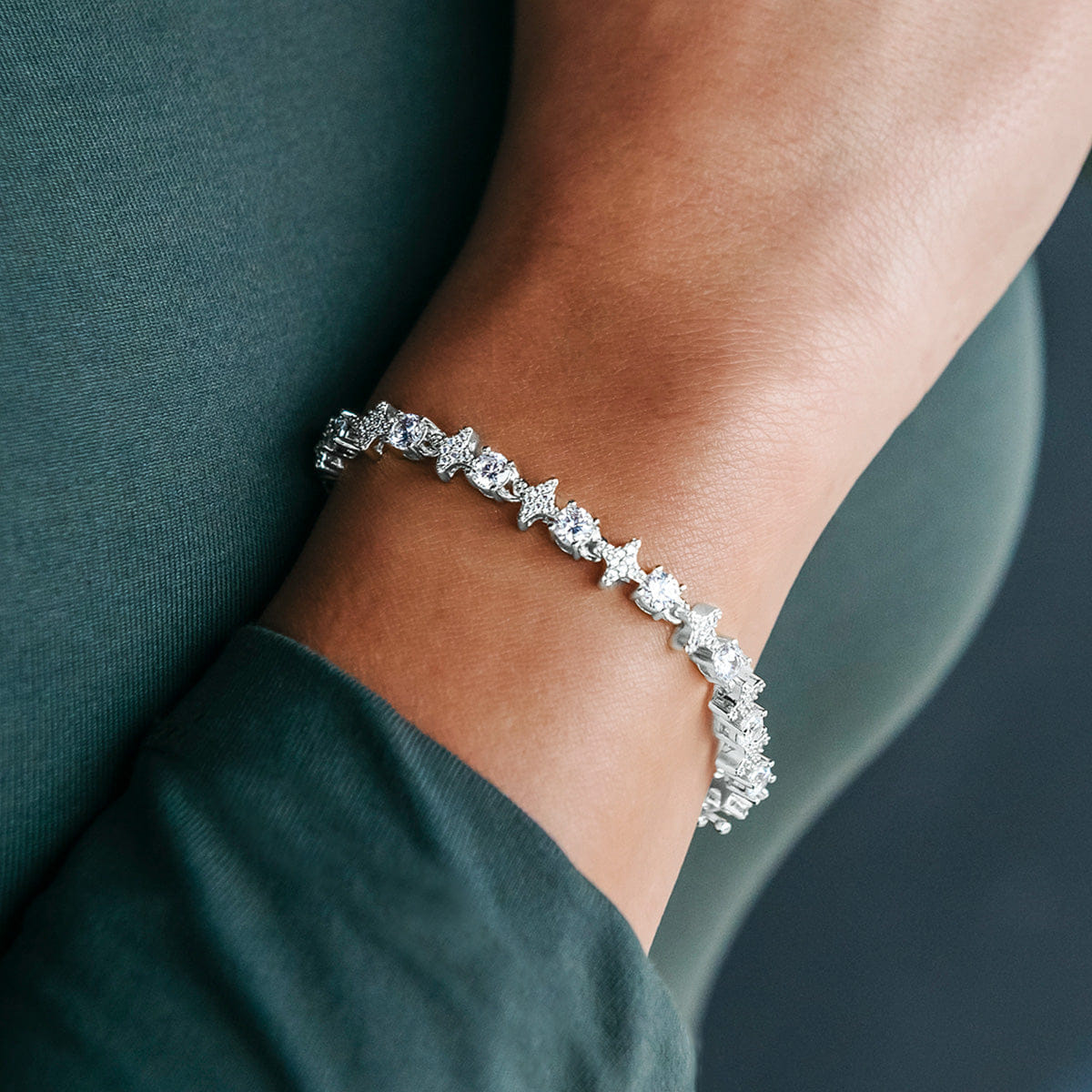 GLD Women Round Stone Star Tennis Bracelet in White Gold