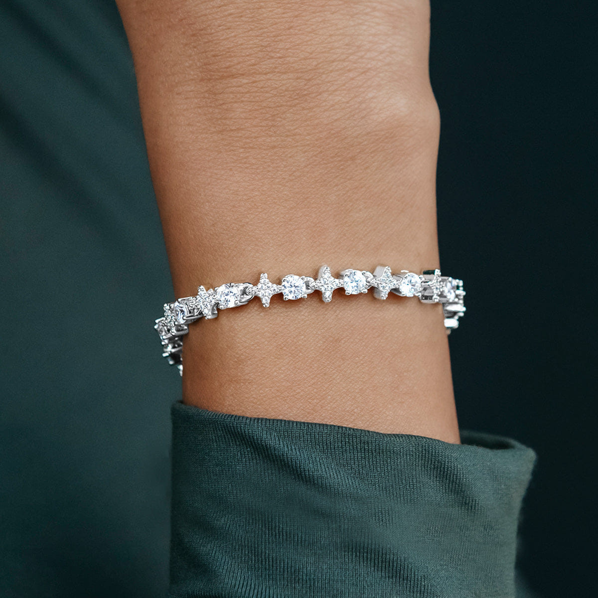 GLD Women Round Stone Star Tennis Bracelet in White Gold