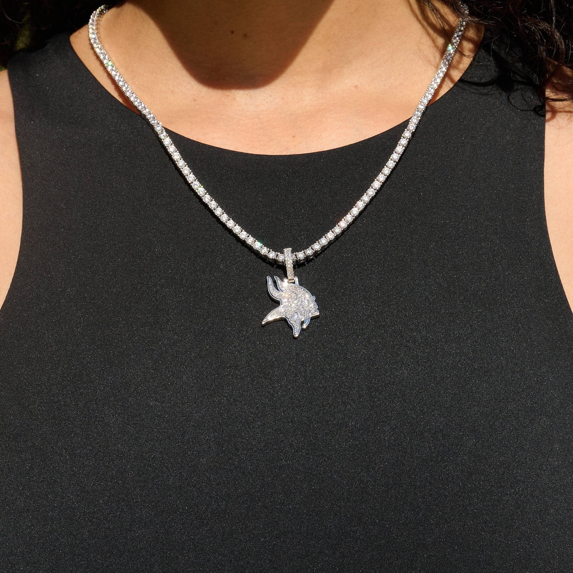 GLD Women Minnesota Vikings Official NFL Micro Logo Pendant in White Gold