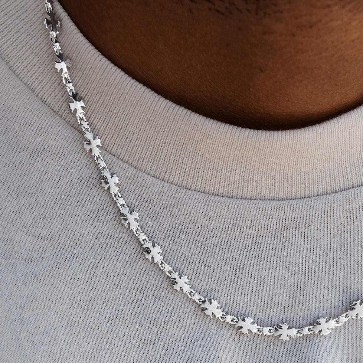 GLD Men Flared Cross Chain in White Gold - 5 mm