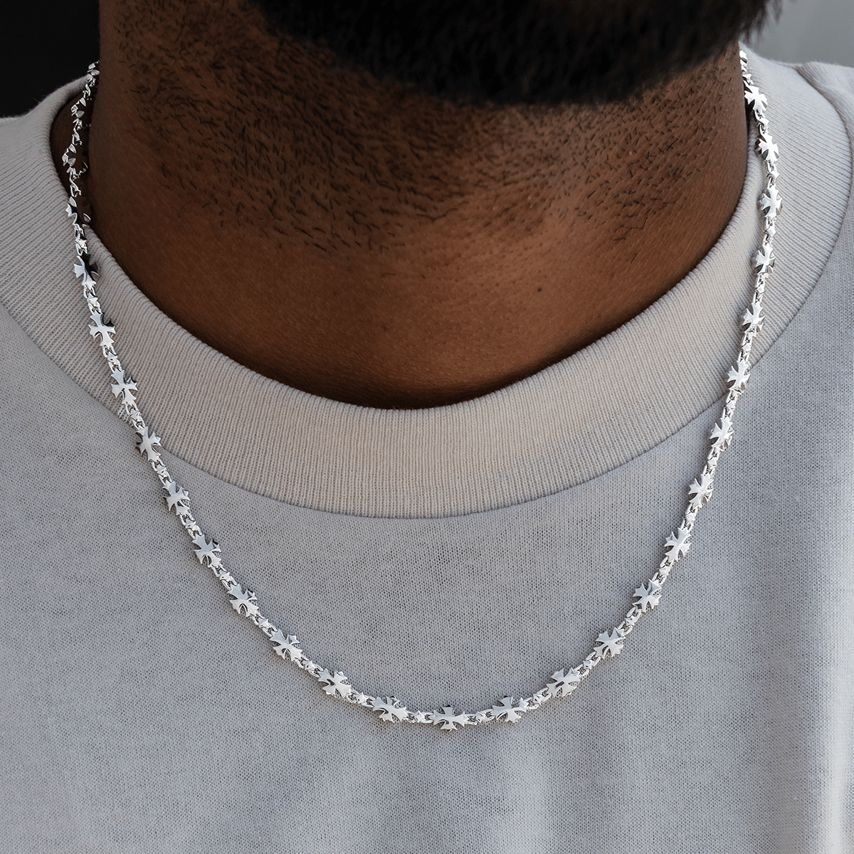 GLD Men Flared Cross Chain in White Gold - 5 mm