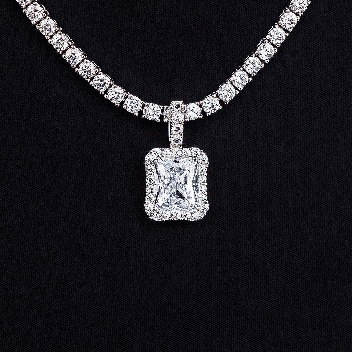 GLD Women Micro Diamond Stone Pendant in White Gold