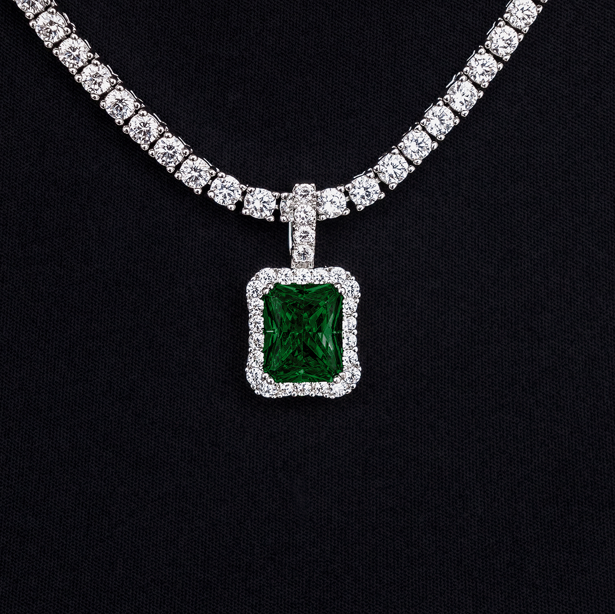 GLD Women Micro Diamond Stone Pendant in White Gold