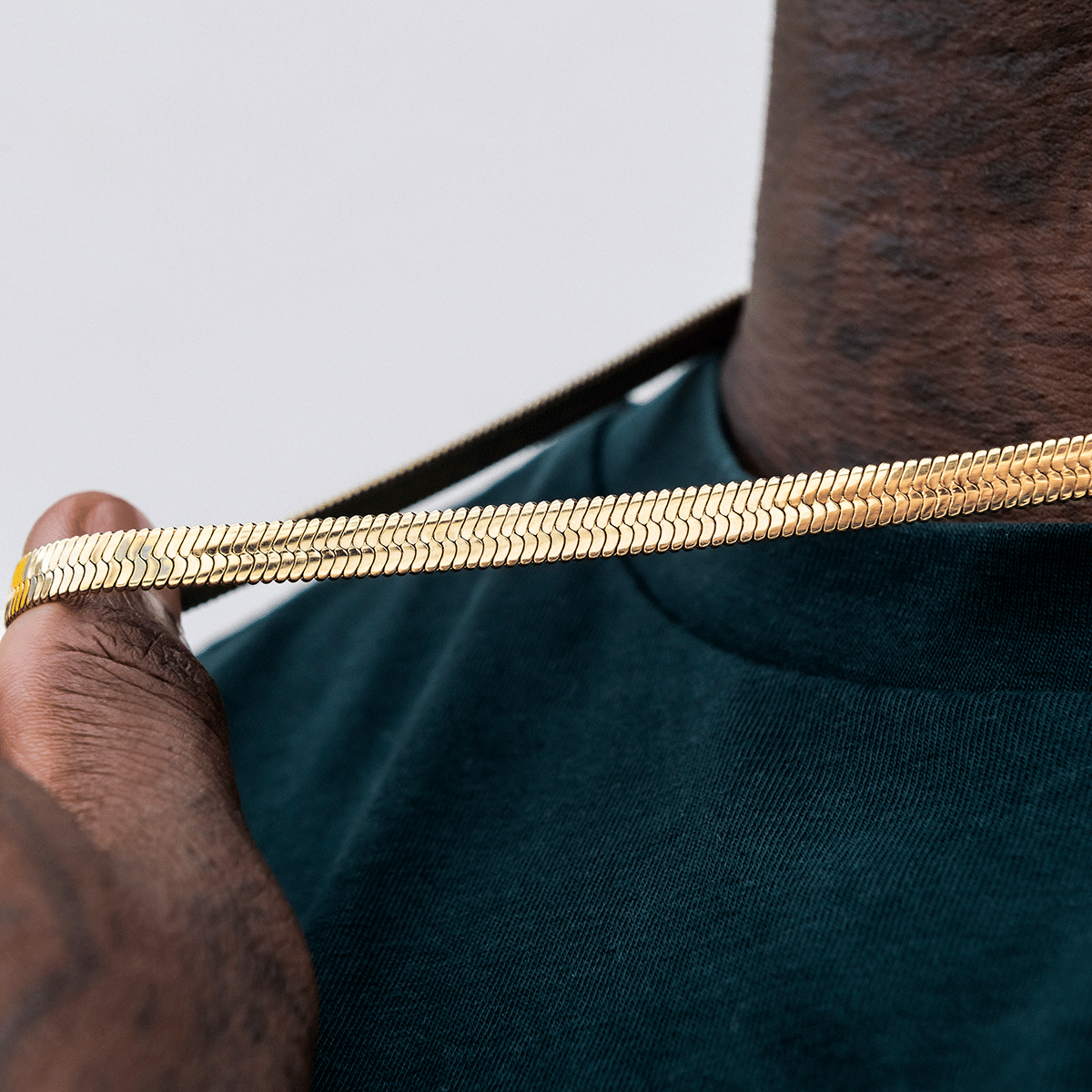 GLD Men Herringbone Chain in Yellow Gold - 6 mm