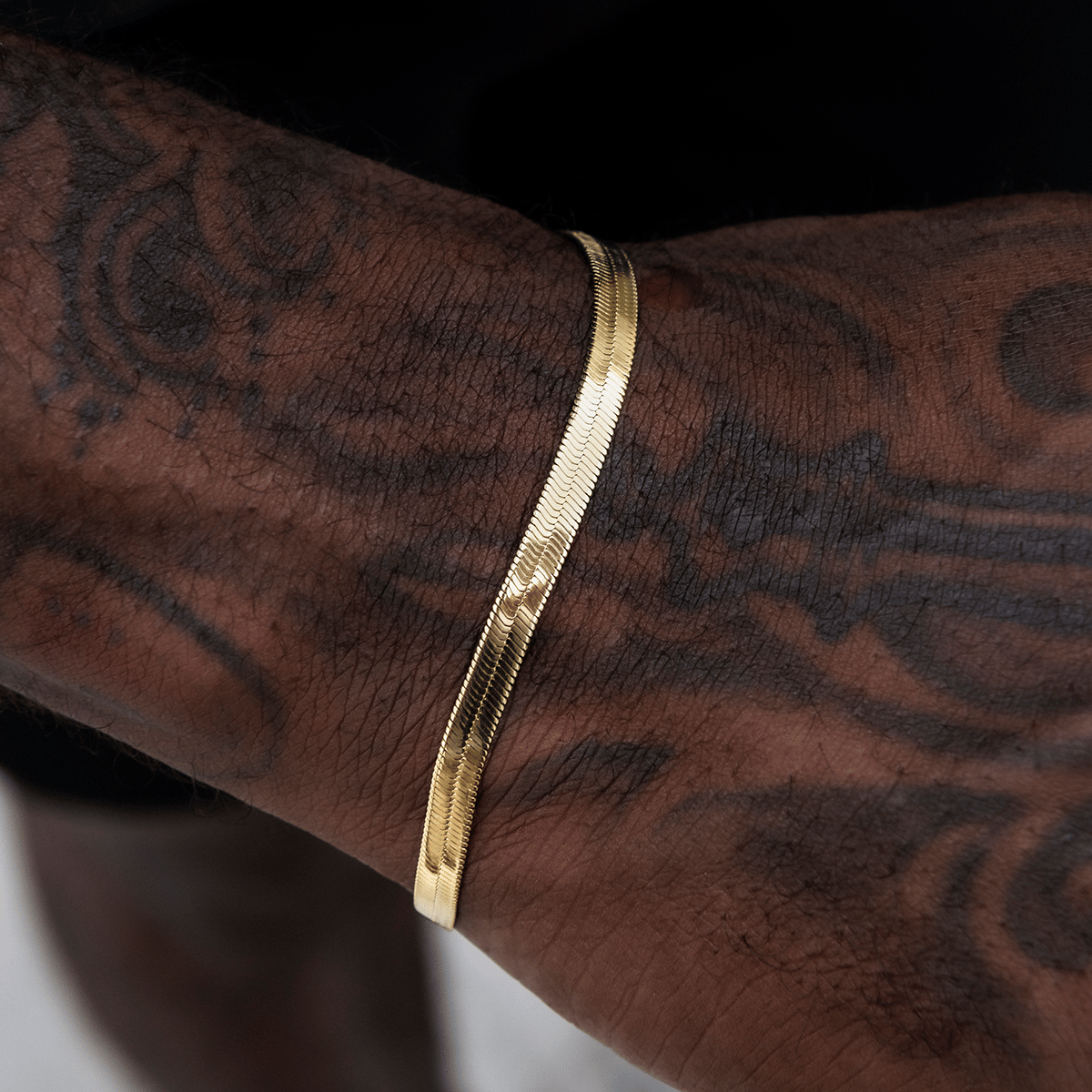 GLD Men Herringbone Bracelet in Yellow Gold - 4 mm