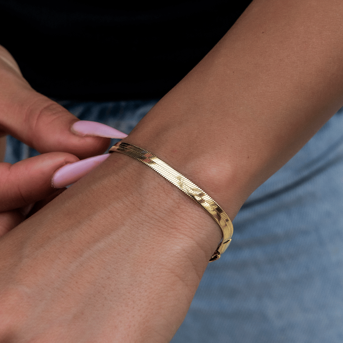 GLD Women Herringbone Bracelet in Yellow Gold - 4 mm