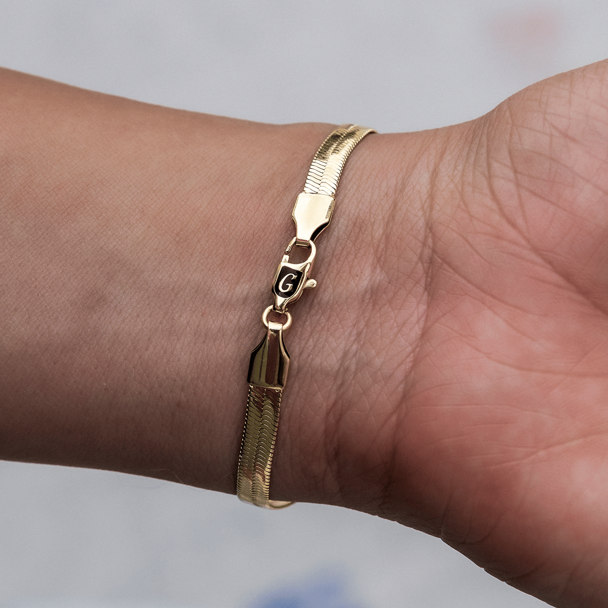 GLD Women Herringbone Bracelet in Yellow Gold - 4 mm