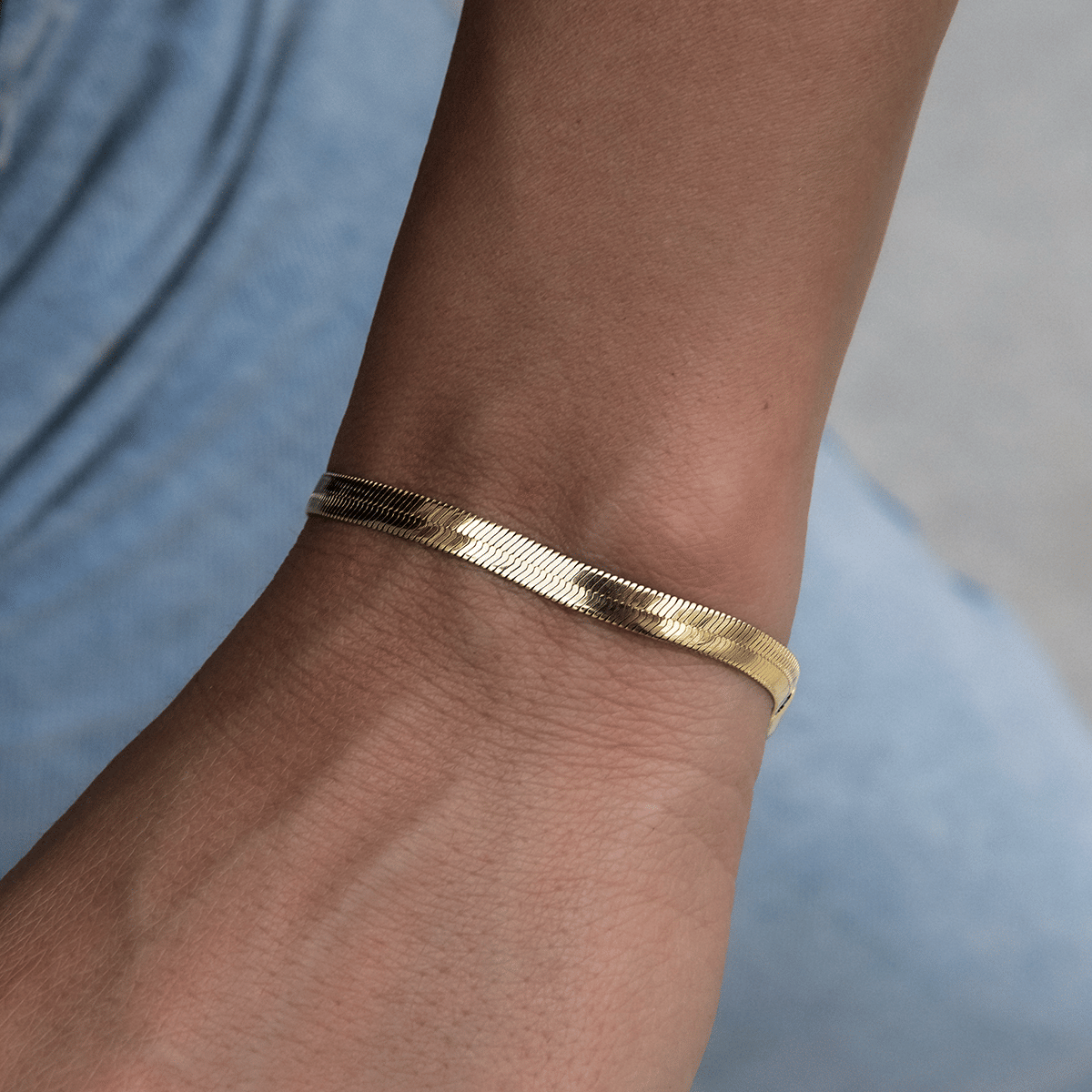GLD Women Herringbone Bracelet in Yellow Gold - 4 mm
