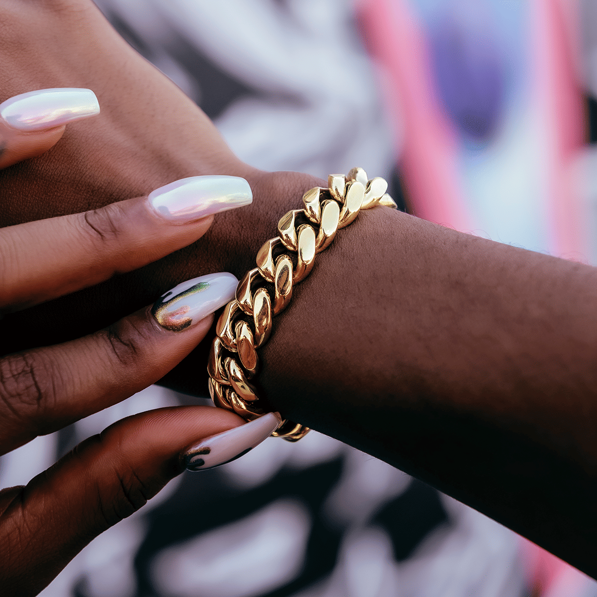GLD PROMO - WOMEN Signature Cuban Link Bracelet in Yellow Gold - 12 mm