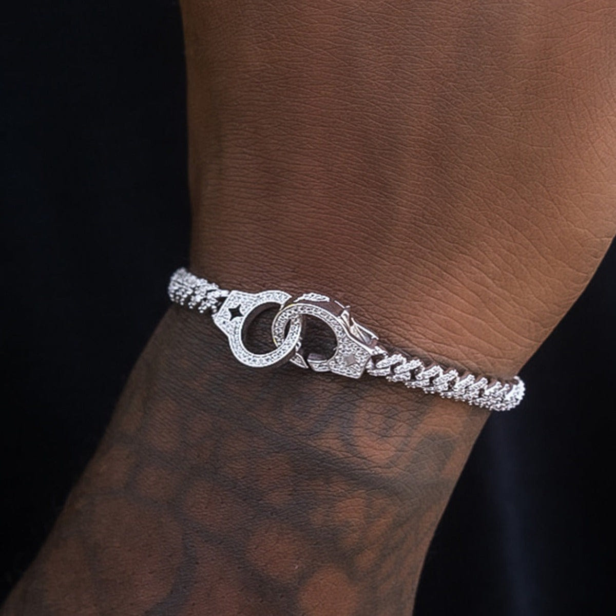 GLD PROMO Iced Handcuff Diamond Prong Cuban Bracelet in White Gold