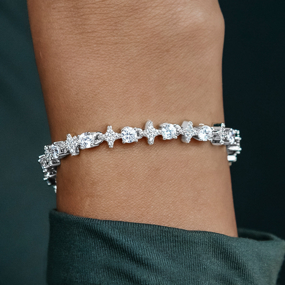 GLD PROMO - WOMEN Round Stone Star Tennis Bracelet in White Gold