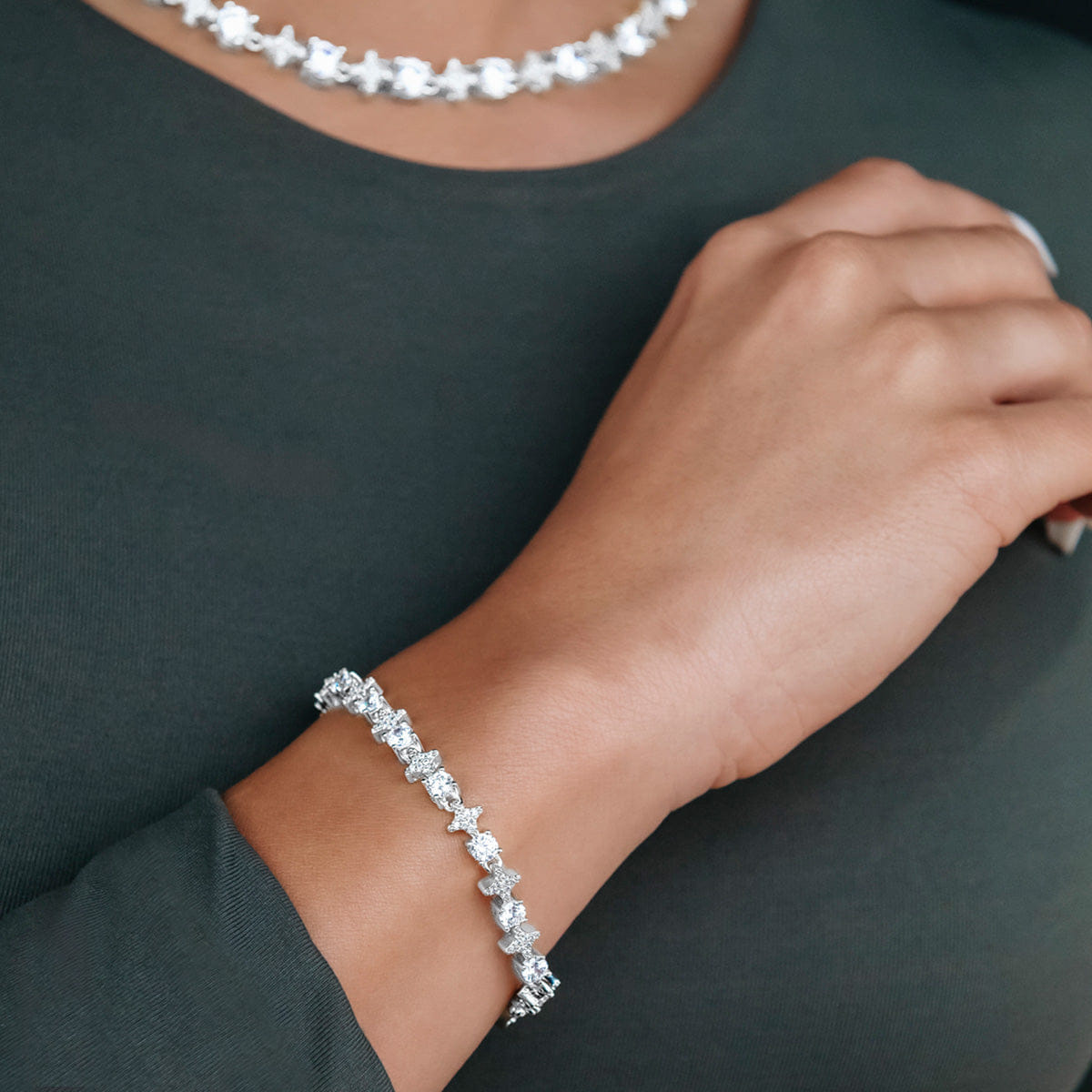 GLD PROMO - WOMEN Round Stone Star Tennis Bracelet in White Gold