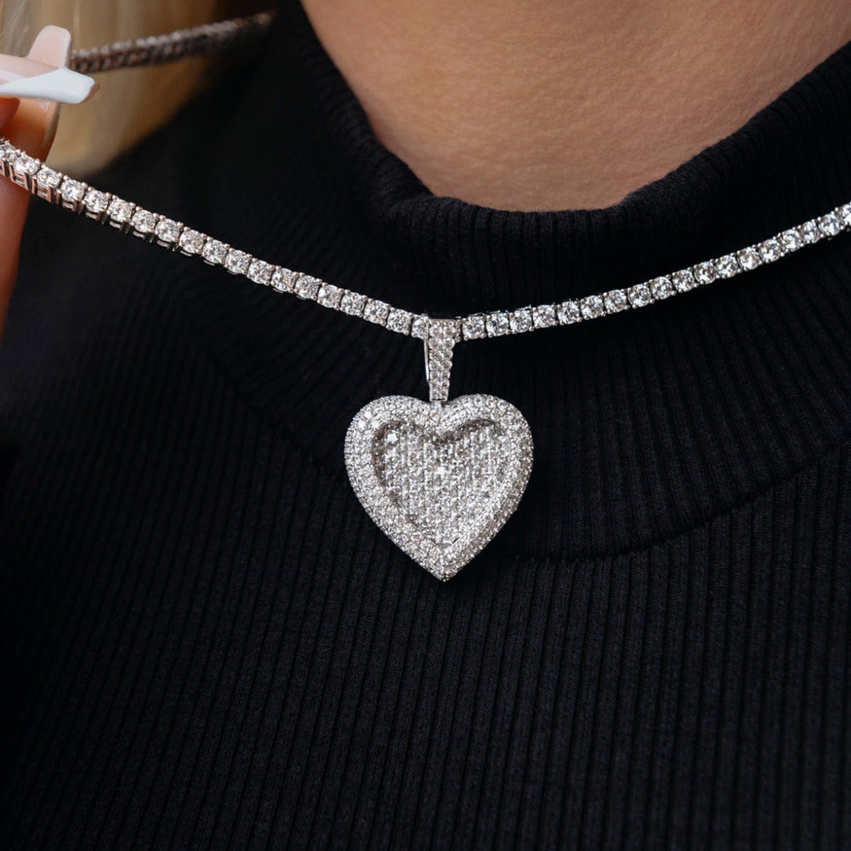 GLD PROMO - WOMEN Diamond Baguette Heart Pendant
