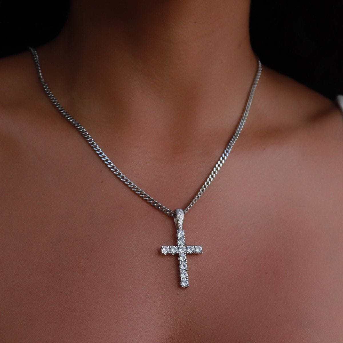 GLD Women Diamond Cross Pendant in White Gold