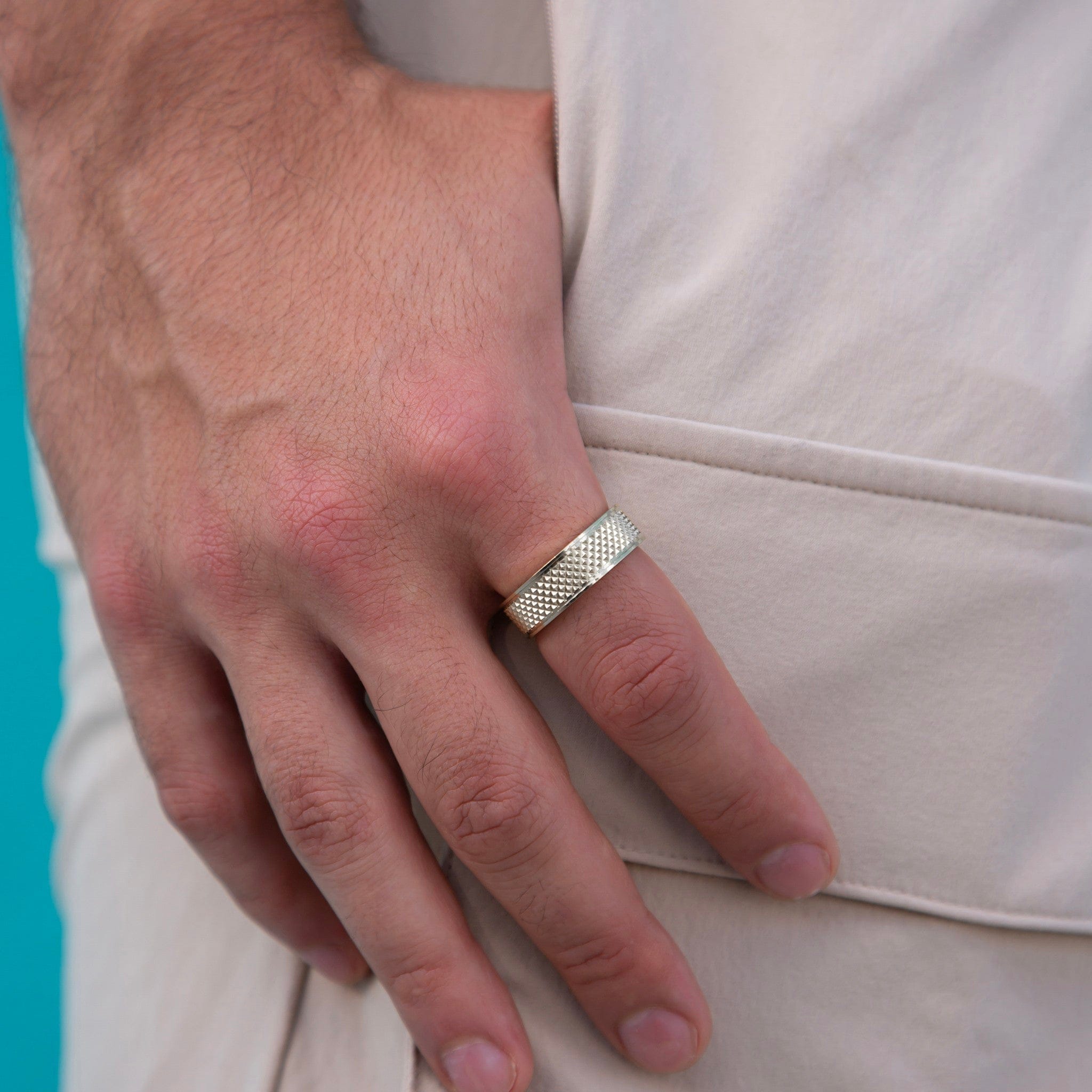 GLD PROMO Grooved Spike Ring in White Gold