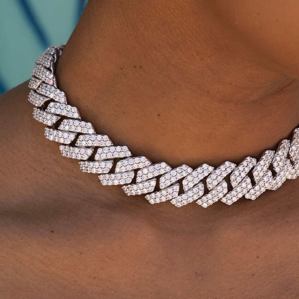 GLD Women Diamond Prong Link Necklace in White Gold - 19 mm