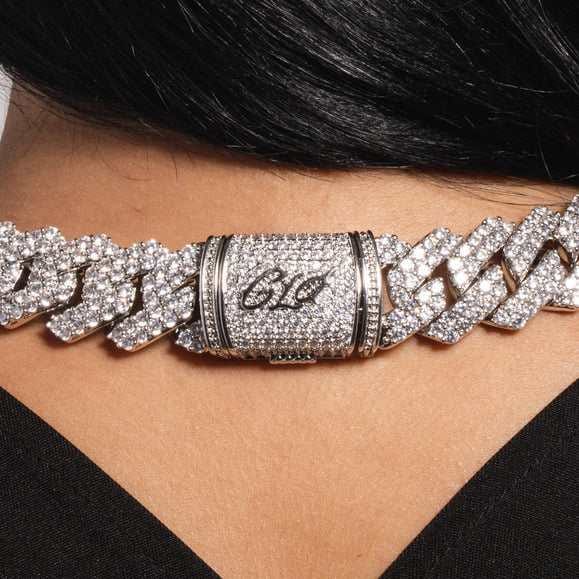 GLD Women Diamond Prong Link Necklace in White Gold - 19 mm