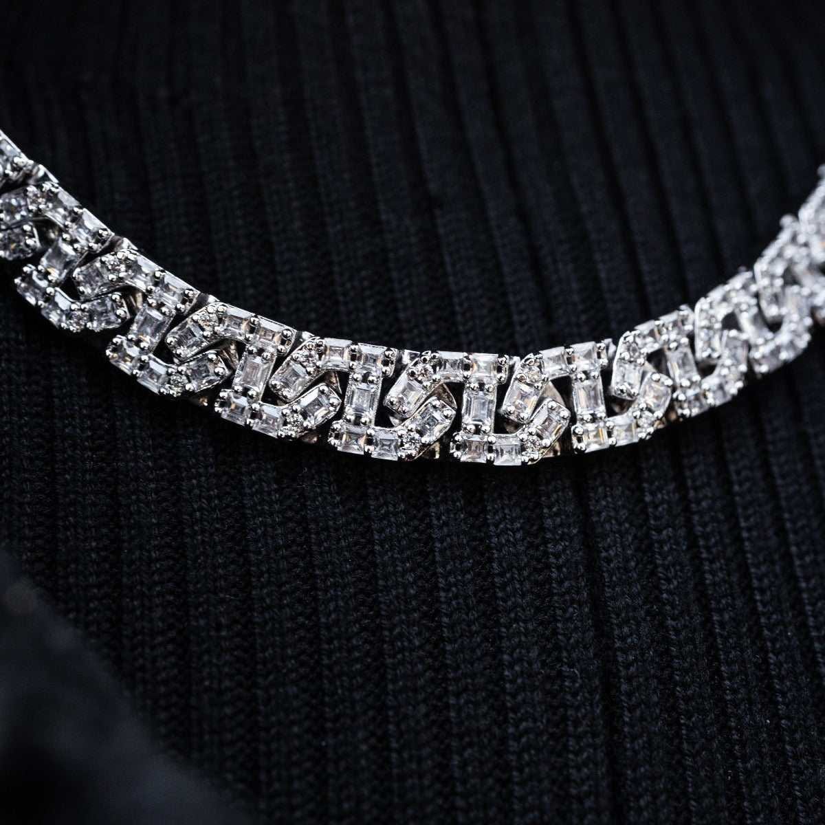 GLD Women Baguette Chain Link Necklace in White Gold - 8 mm