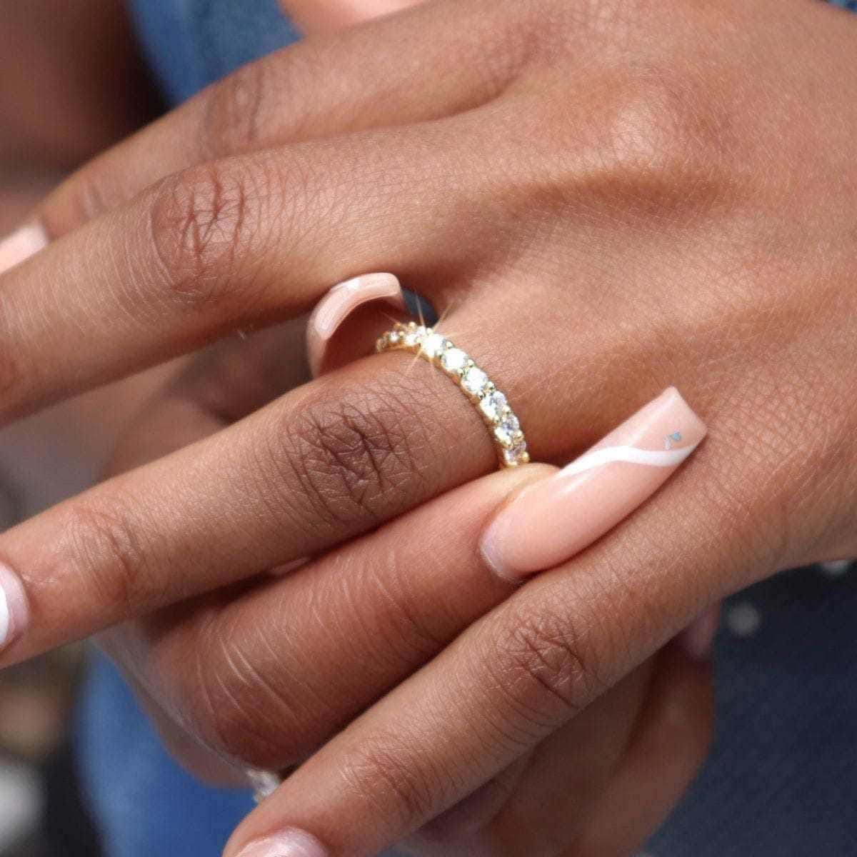 GLD Women 2 mm Round Cut Eternity Band Ring