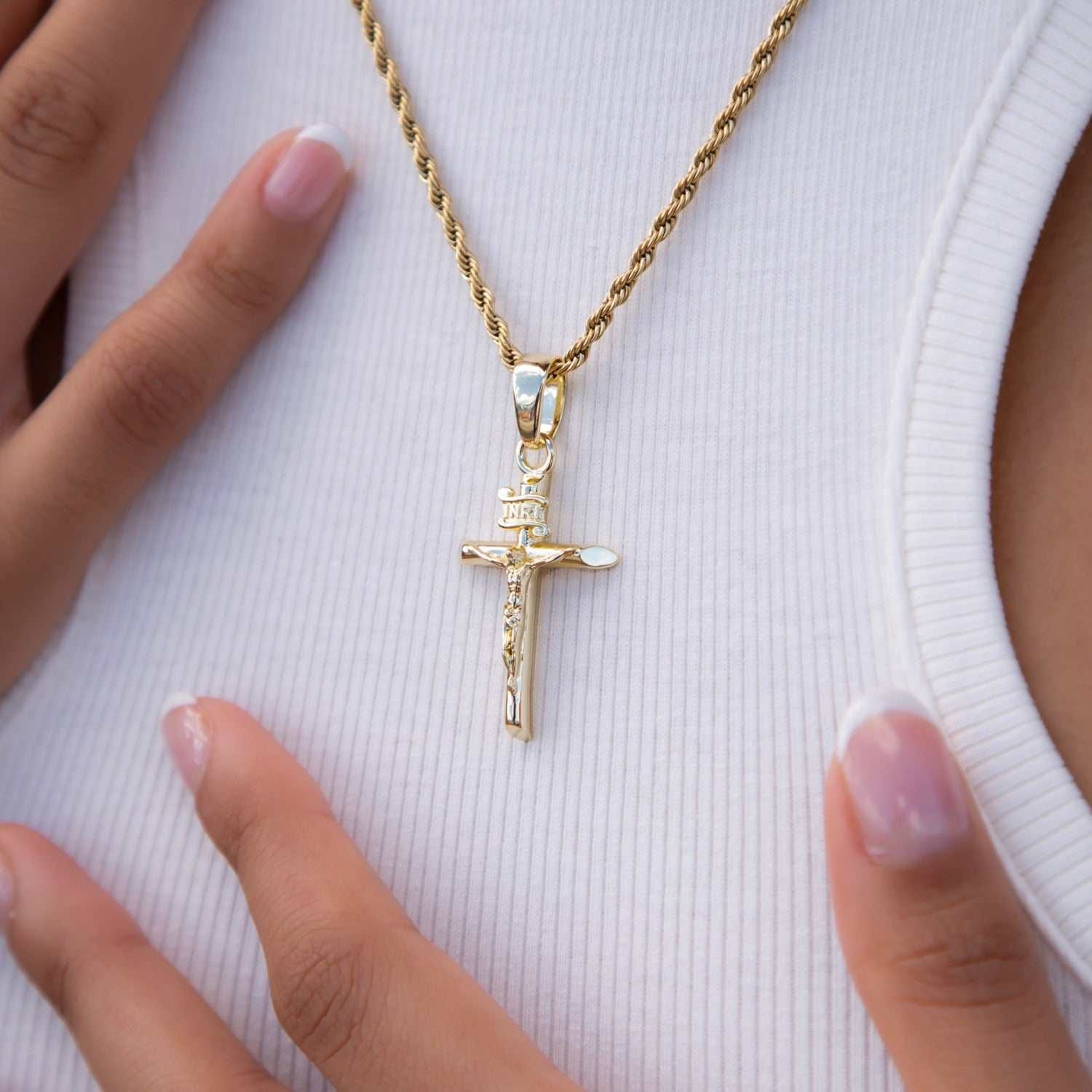 GLD Women Crucifix Pendant in Yellow Gold