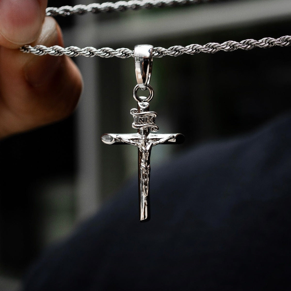 GLD Men Crucifix Pendant in White Gold