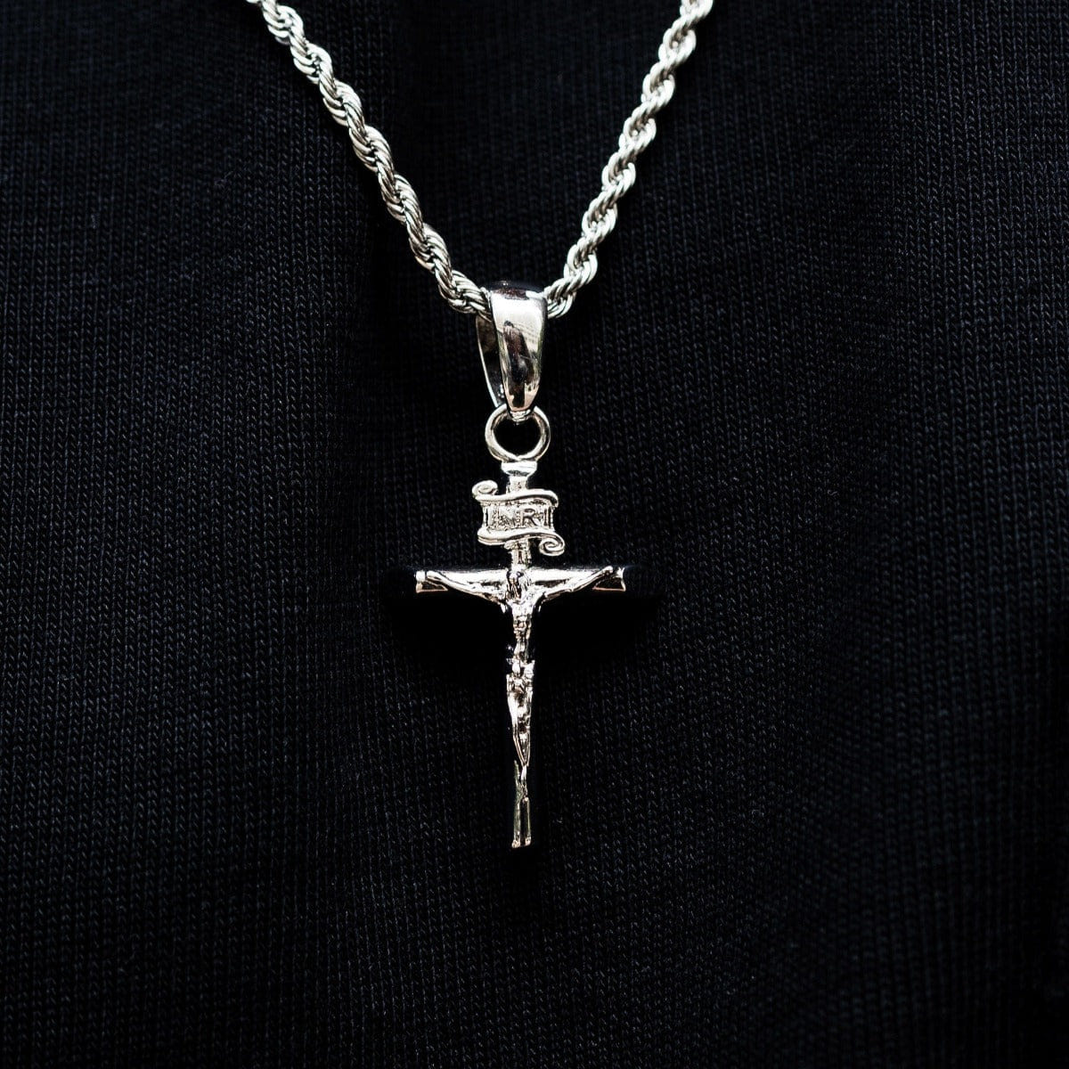 GLD Men Crucifix Pendant in White Gold