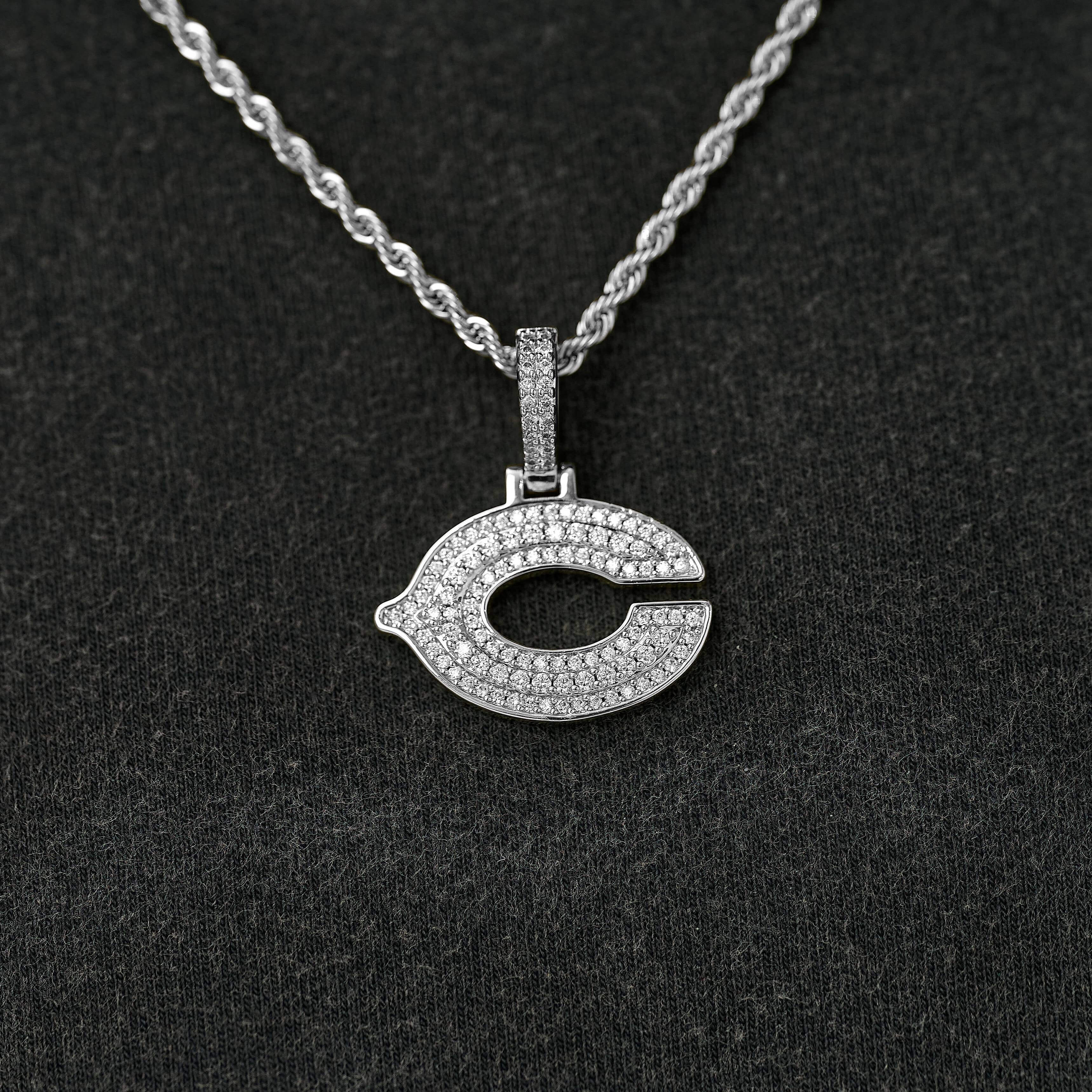 GLD Men Chicago Bears Official NFL Micro Logo Pendant in White Gold