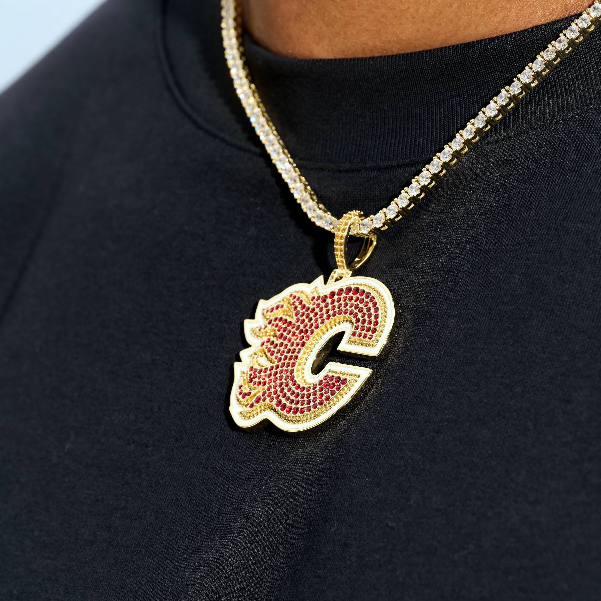 GLD Men Calgary Flames Official NHL Logo Pendant in Yellow Gold