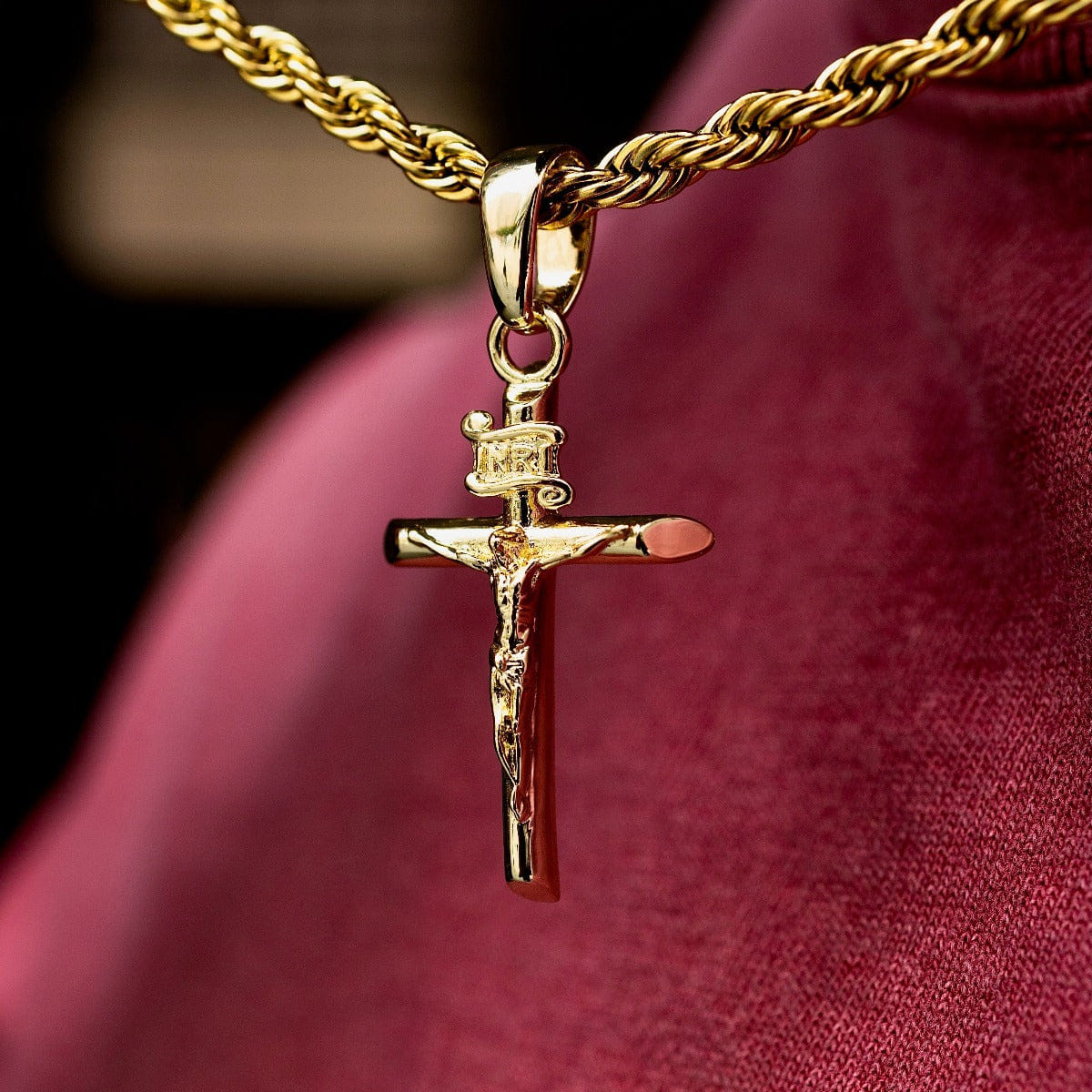 GLD PROMO Crucifix Pendant in Yellow Gold