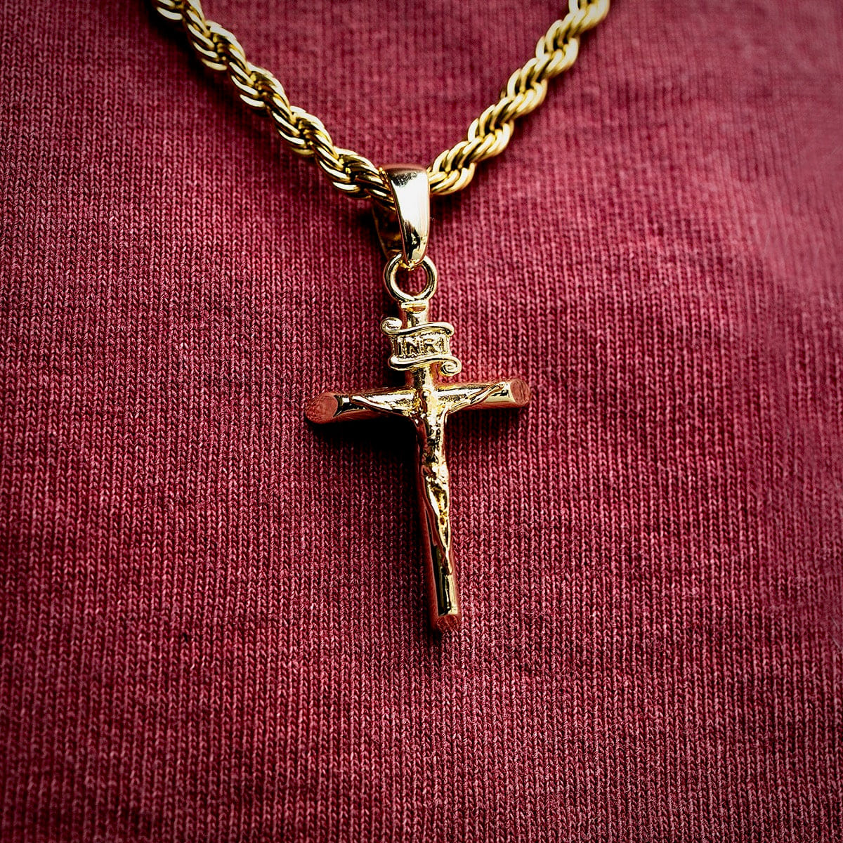 GLD PROMO Crucifix Pendant in Yellow Gold